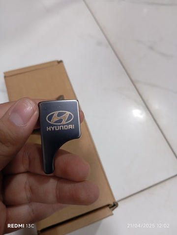 HYUNDAI LOGO METAL SEAT BELT CLIP HIGH QUALITY IMPORTED FROM CHINA